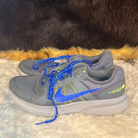 Nike shoes, 10.5 (6019) - Picture 5 of 7